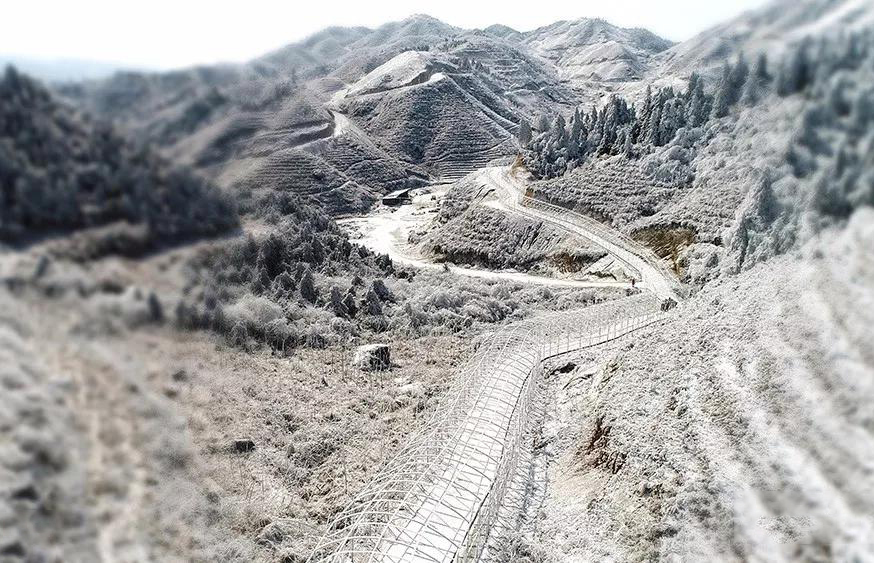 紫藤走廊雪景